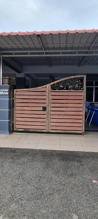 Damai Holiday Homestay Malacca Bagian luar foto