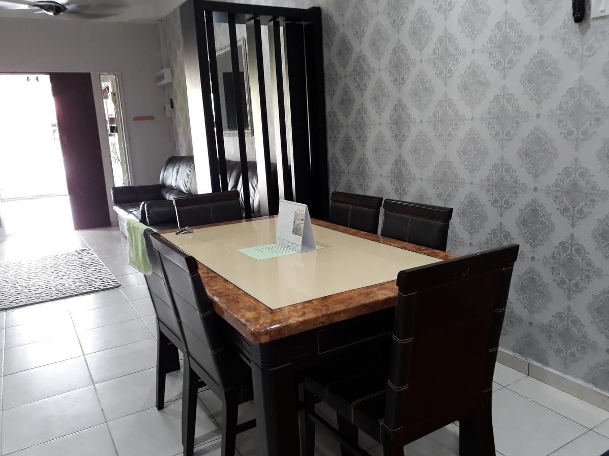 Damai Holiday Homestay Malacca Bagian luar foto